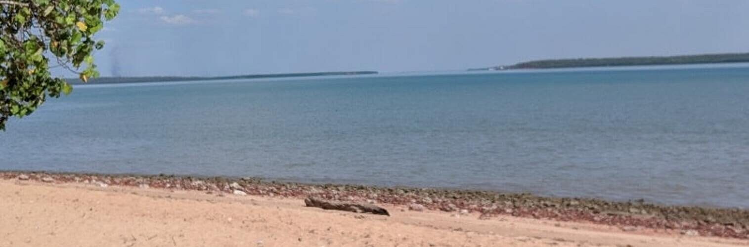 The sand, the sea and horizon