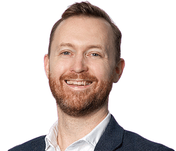 Alex Snow headshot