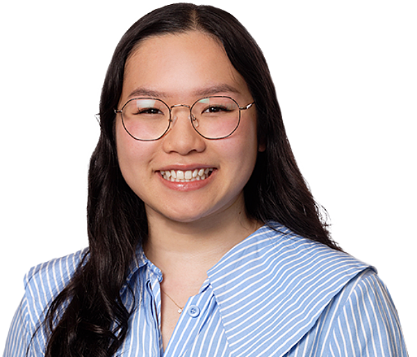 Linh Do headshot